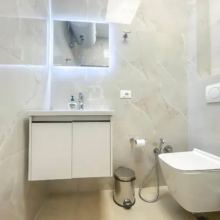 Apartment Splash 905
