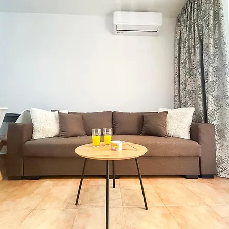 Apartment Splash 905